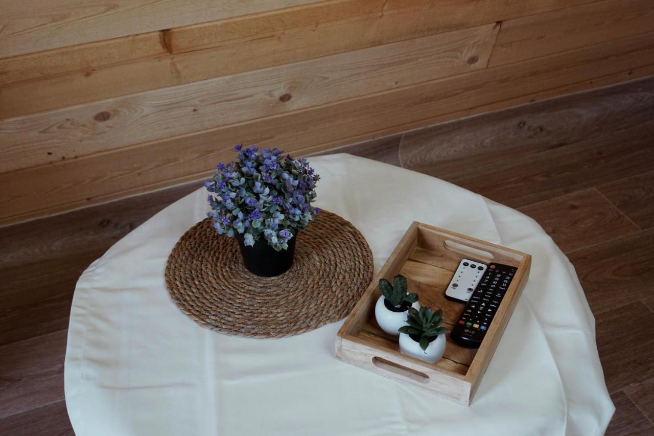Le Chalet Tipi Avec Jacuzzi Et Jardin Troyes Exterior foto